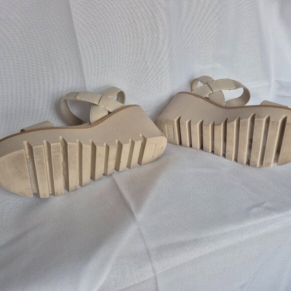Jene Platform Wedge Sandal - Picture 4 of 4
